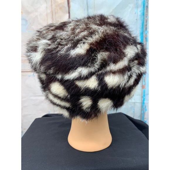 Lord and Taylor Fur Hat 22 - Picture 4 of 8